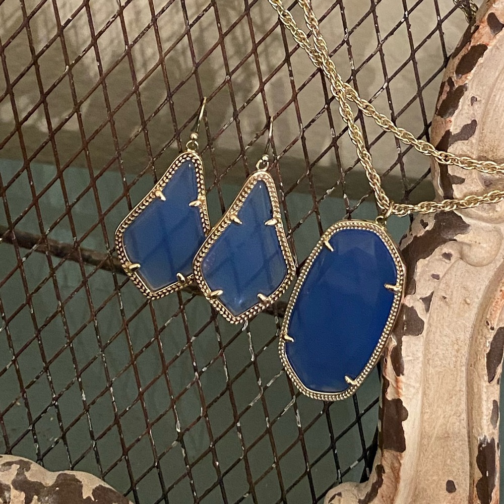 Kendra Scott blue necklace & earring set